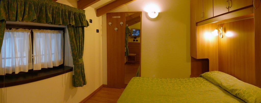 Hotel Denny Pinzolo Room photo